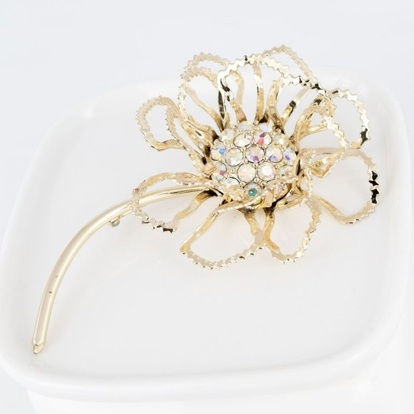 Vintage Flower Brooch AB Stone Gold Tone Signed Sarah Coventry Large Dimensional - Picture 1 of 7